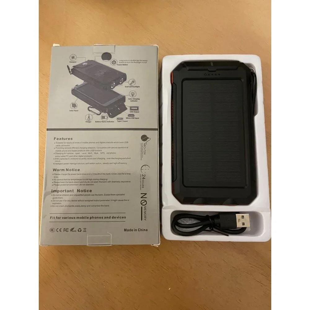 New Safe Speed Outdoor Protection Solar Power Bank with Ultra Bright Flashlight